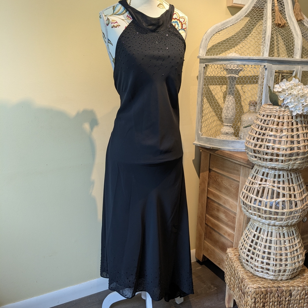 Elegant Black Backless Dress